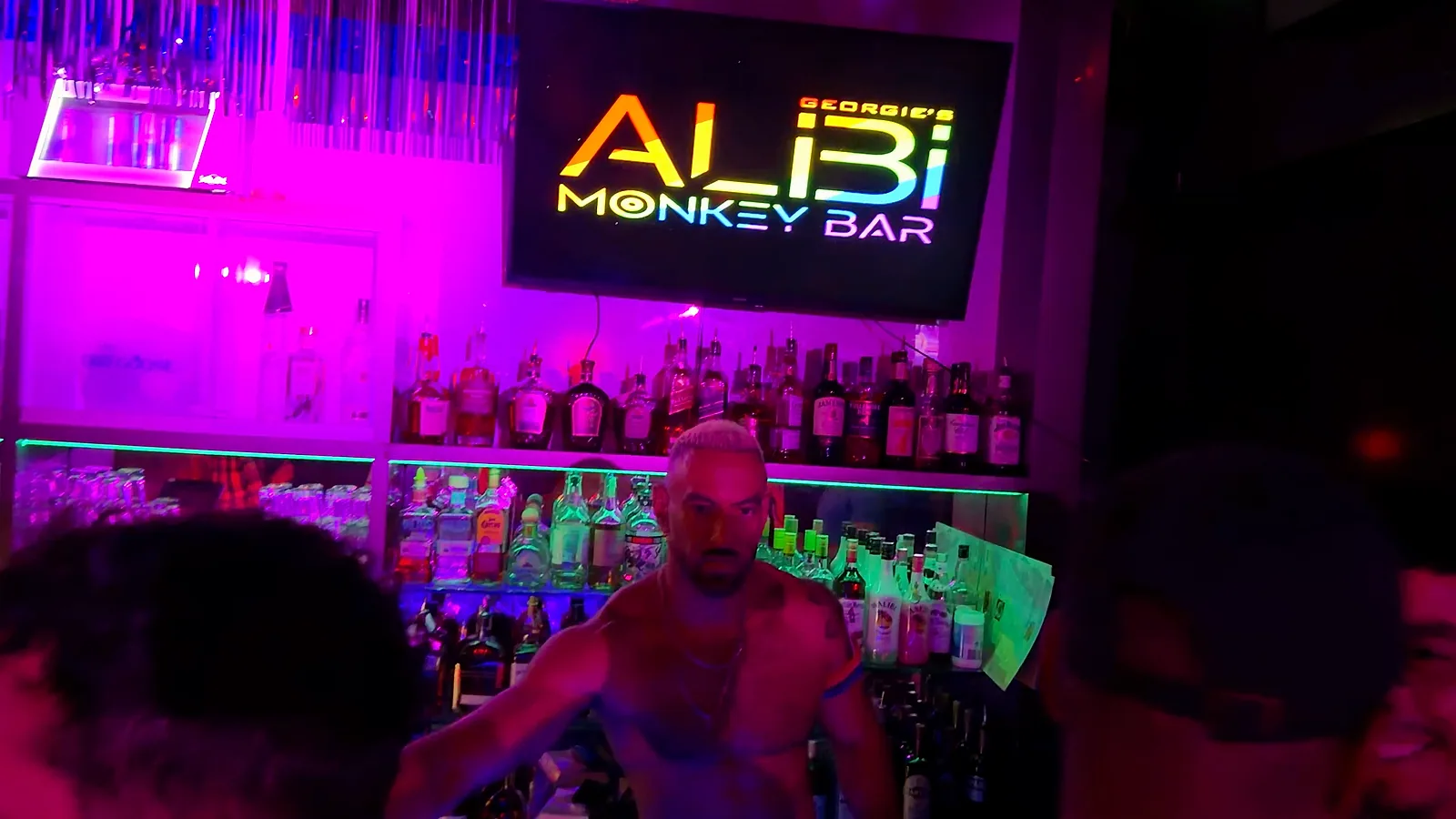 Monkey Bar dentro de Alibi