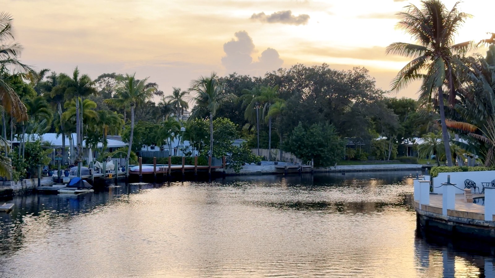 Canal de Wilton Manors al atardecer