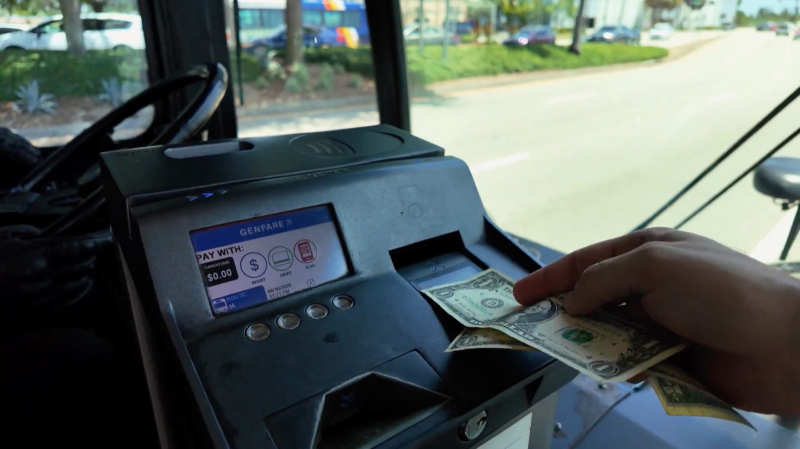Máquina para pagar la tarifa del bus de Broward County Transit