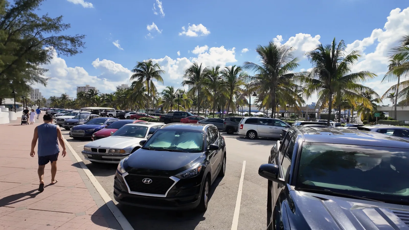 Estacionamiento y accesos de Fort Lauderdale Beach Park — captura 1 del recorrido de Ricardo