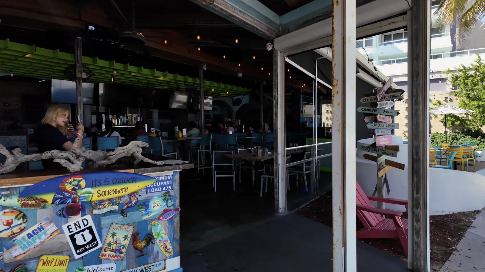 Bo’s Beach: restaurante y terraza durante el recorrido frente al mar