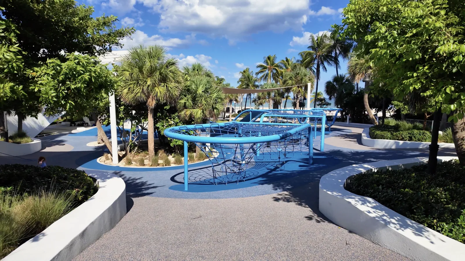 Entorno de Hotel Maren y juegos de D.C. Alexander Park — captura 7 del recorrido de Ricardo