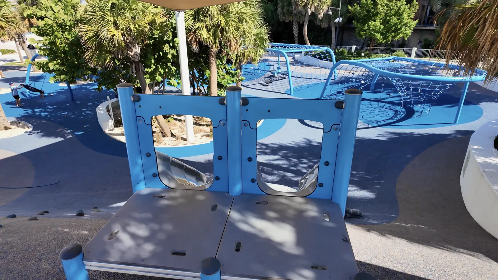 Entorno de Hotel Maren y juegos de D.C. Alexander Park — captura 8 del recorrido de Ricardo