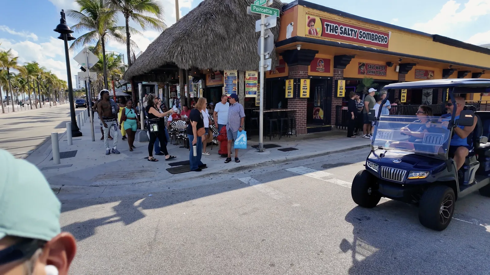 Restaurantes, cartas y espacios para comer en el frente de playa — captura 3 del recorrido de Ricardo