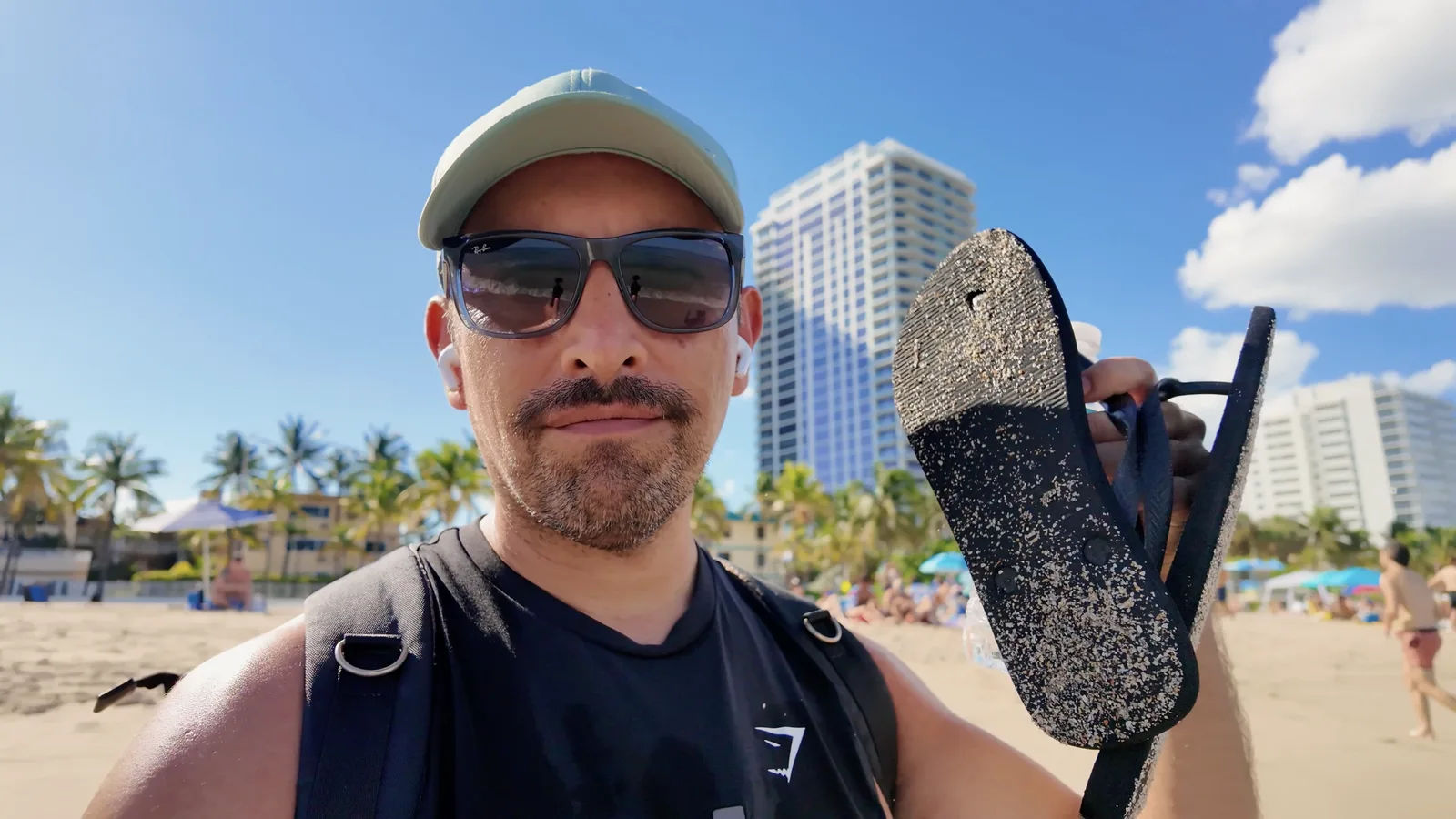 Ricardo durante su caminata por Fort Lauderdale Beach — captura 5 del recorrido de Ricardo