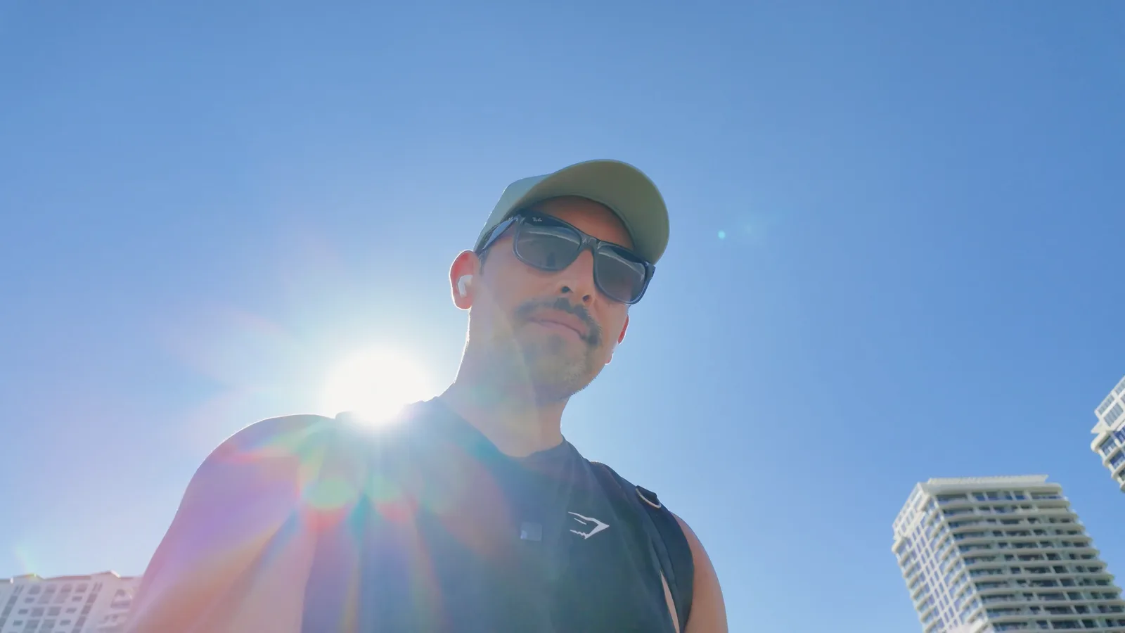Ricardo durante su caminata por Fort Lauderdale Beach — captura 6 del recorrido de Ricardo