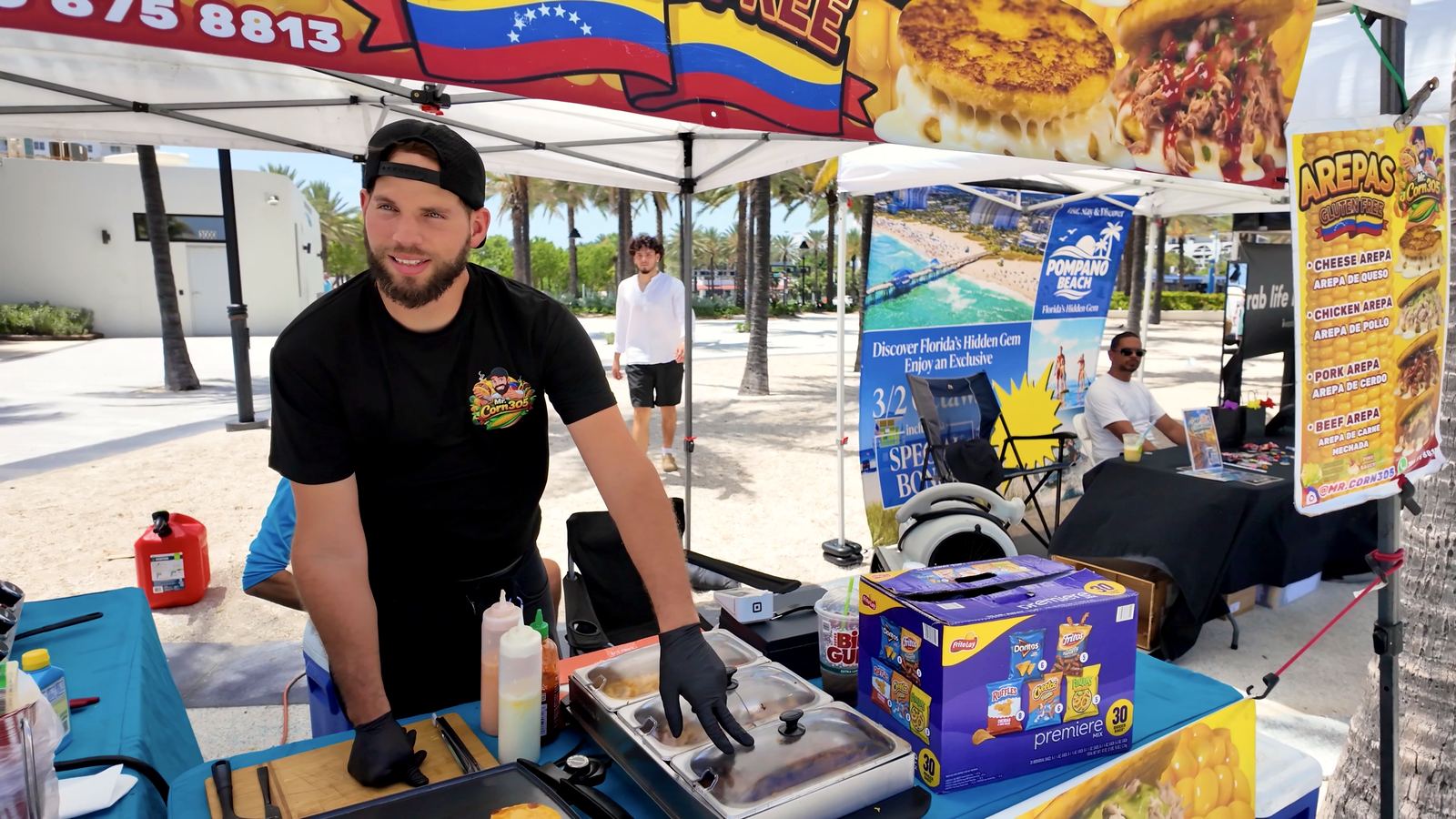 Puesto de comida económica en Fort Lauderdale Beach