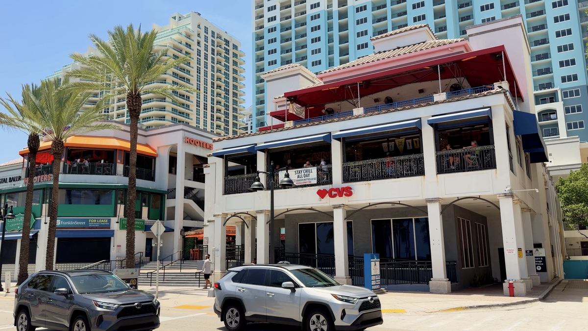 CVS Pharmacy cerca de Sebastian Beach