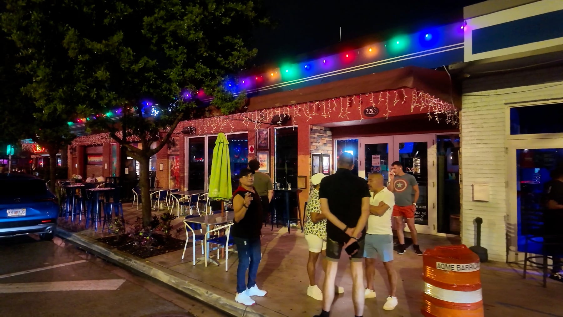 Terraza de Pub on the Drive.