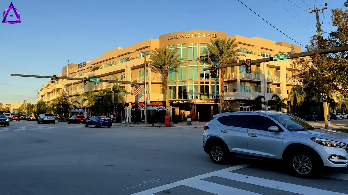 Intersección y edificios junto a Wilton Drive