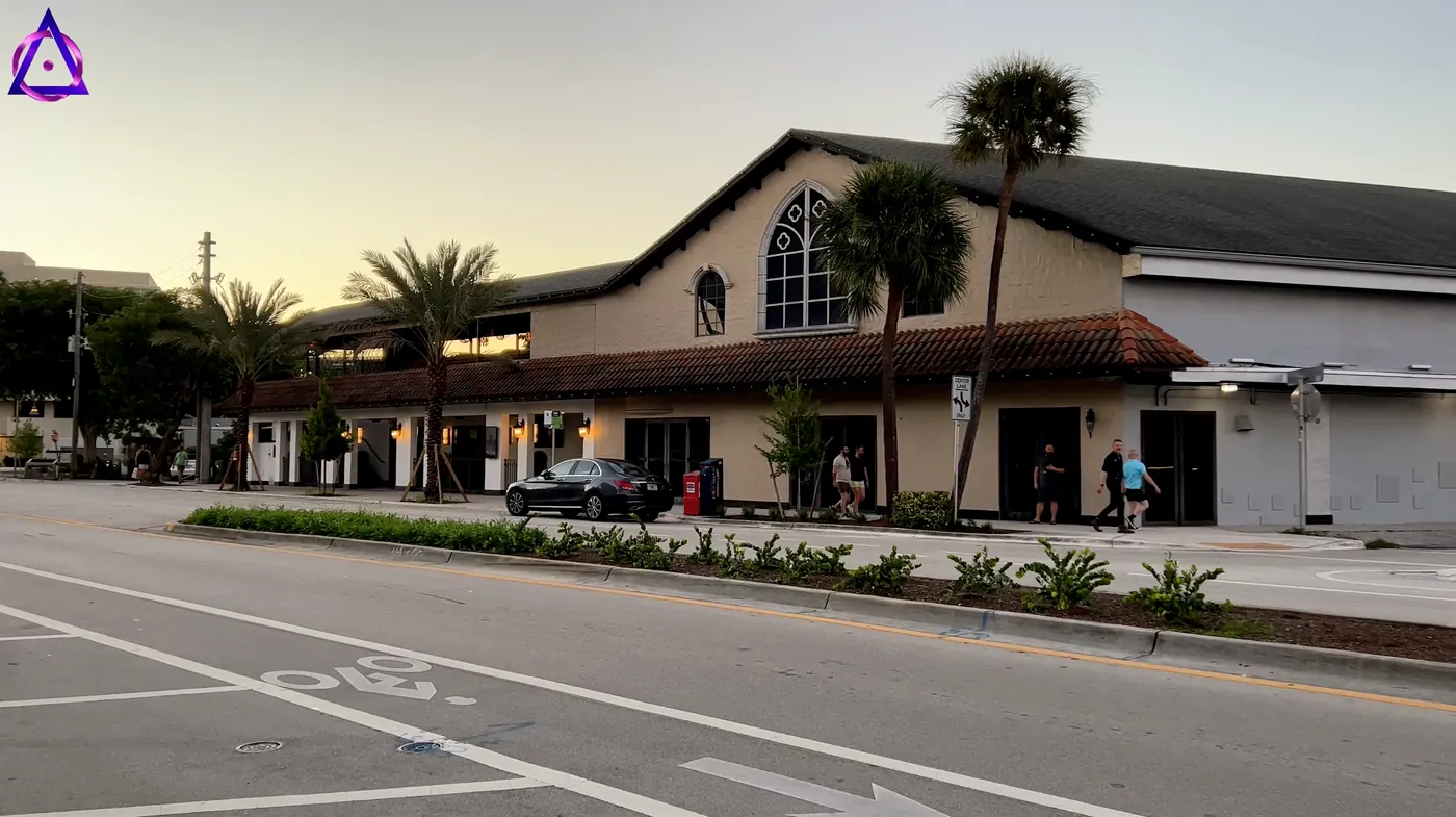 Locales y terrazas cerca de The Manor