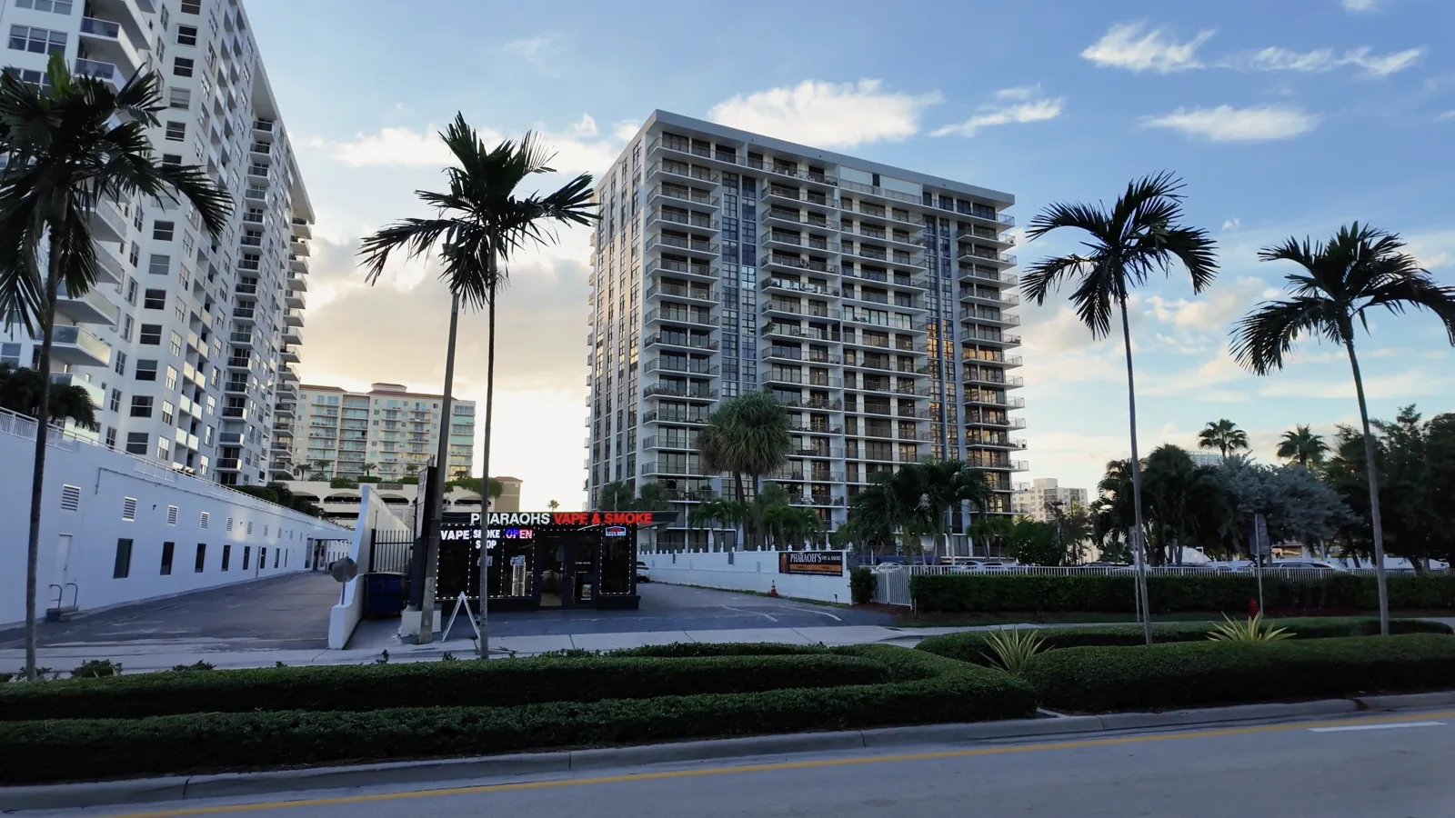 Comercios y edificios cerca de Oakland Park Boulevard