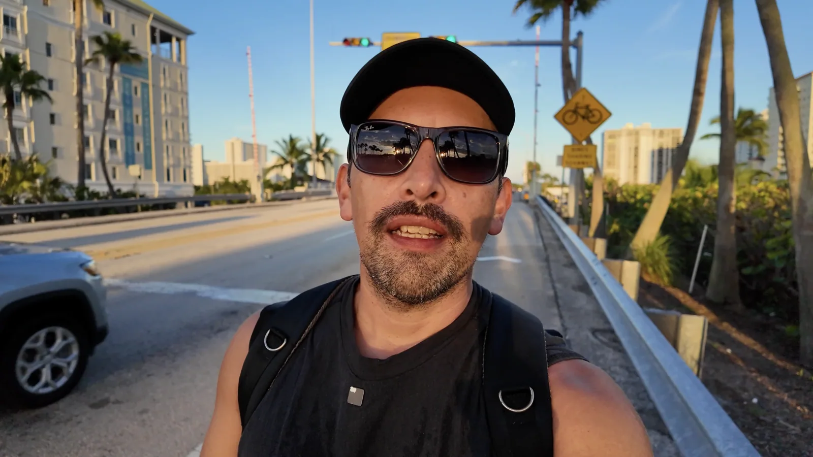 Ricardo durante la caminata por Fort Lauderdale