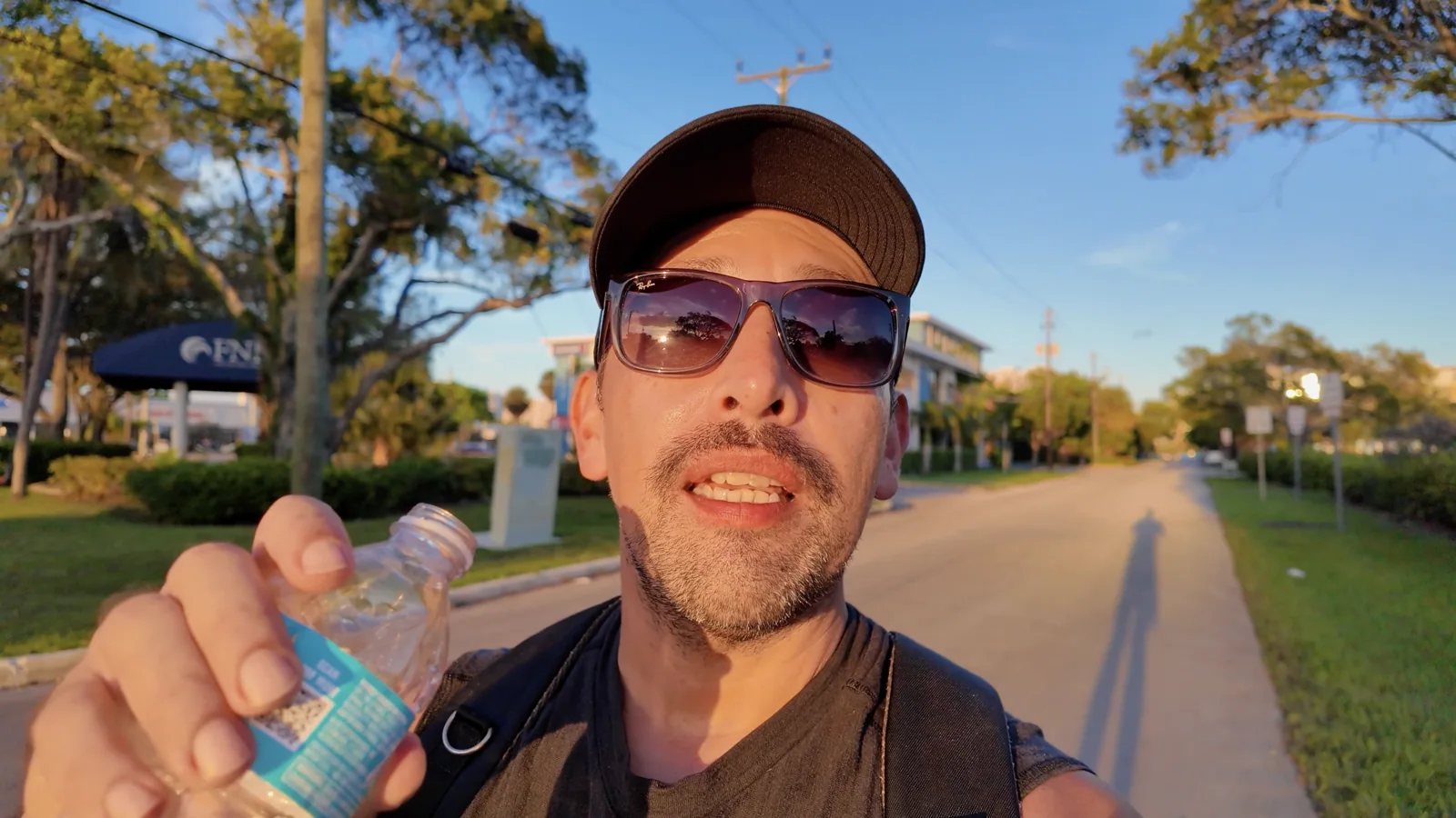Ricardo comenta la caminata al atardecer