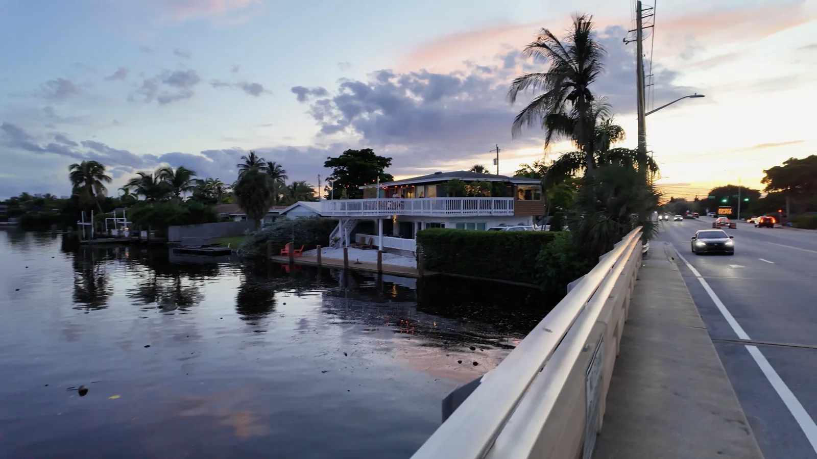 Puente de NE 26th Street y canal de entrada a Wilton Manors