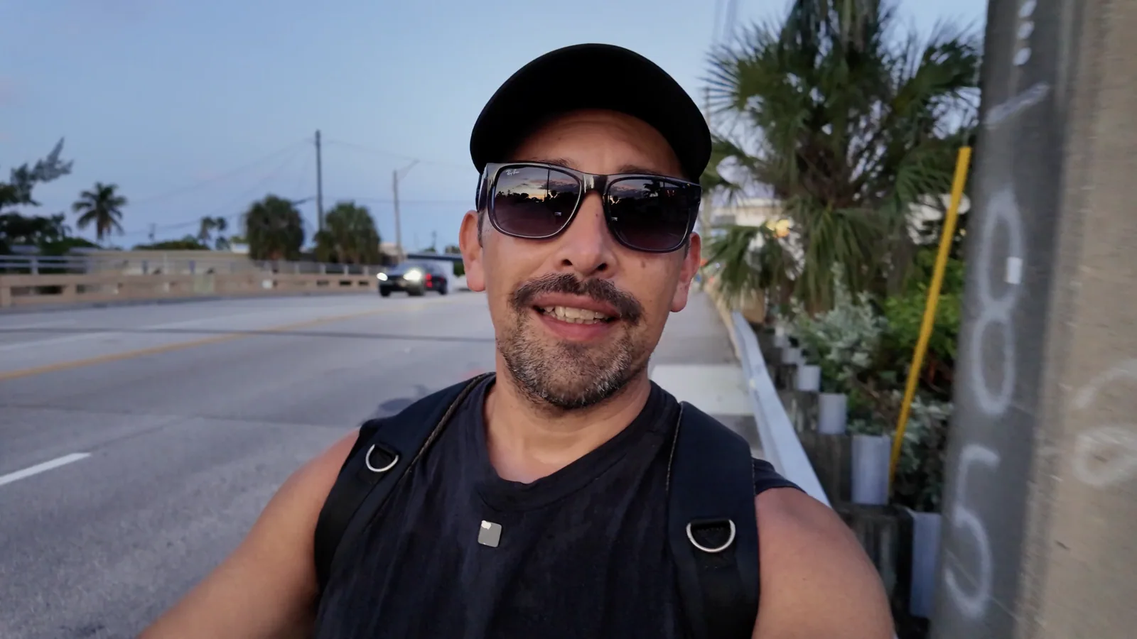 Ricardo al final del recorrido hacia Wilton Manors