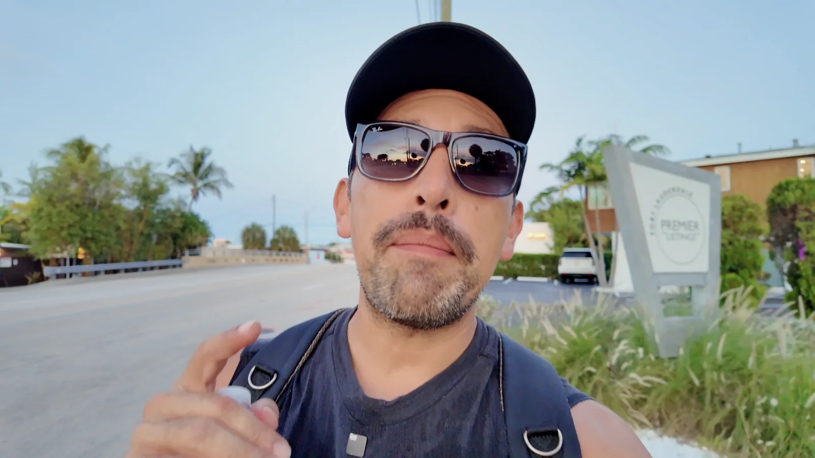 Ricardo al final del recorrido hacia Wilton Manors