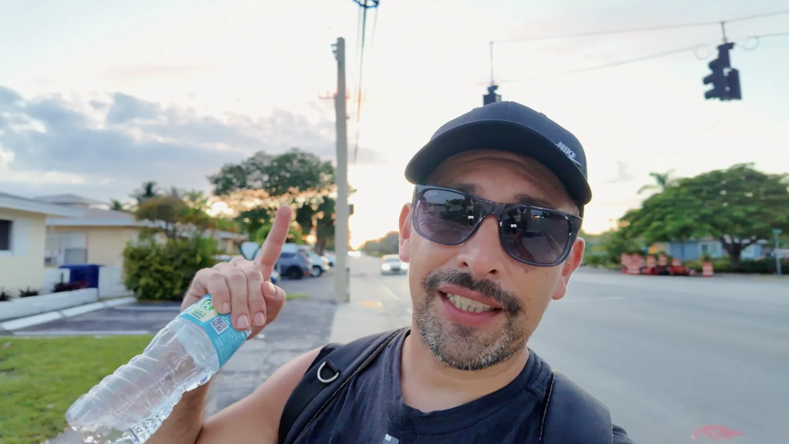Ricardo al final del recorrido hacia Wilton Manors