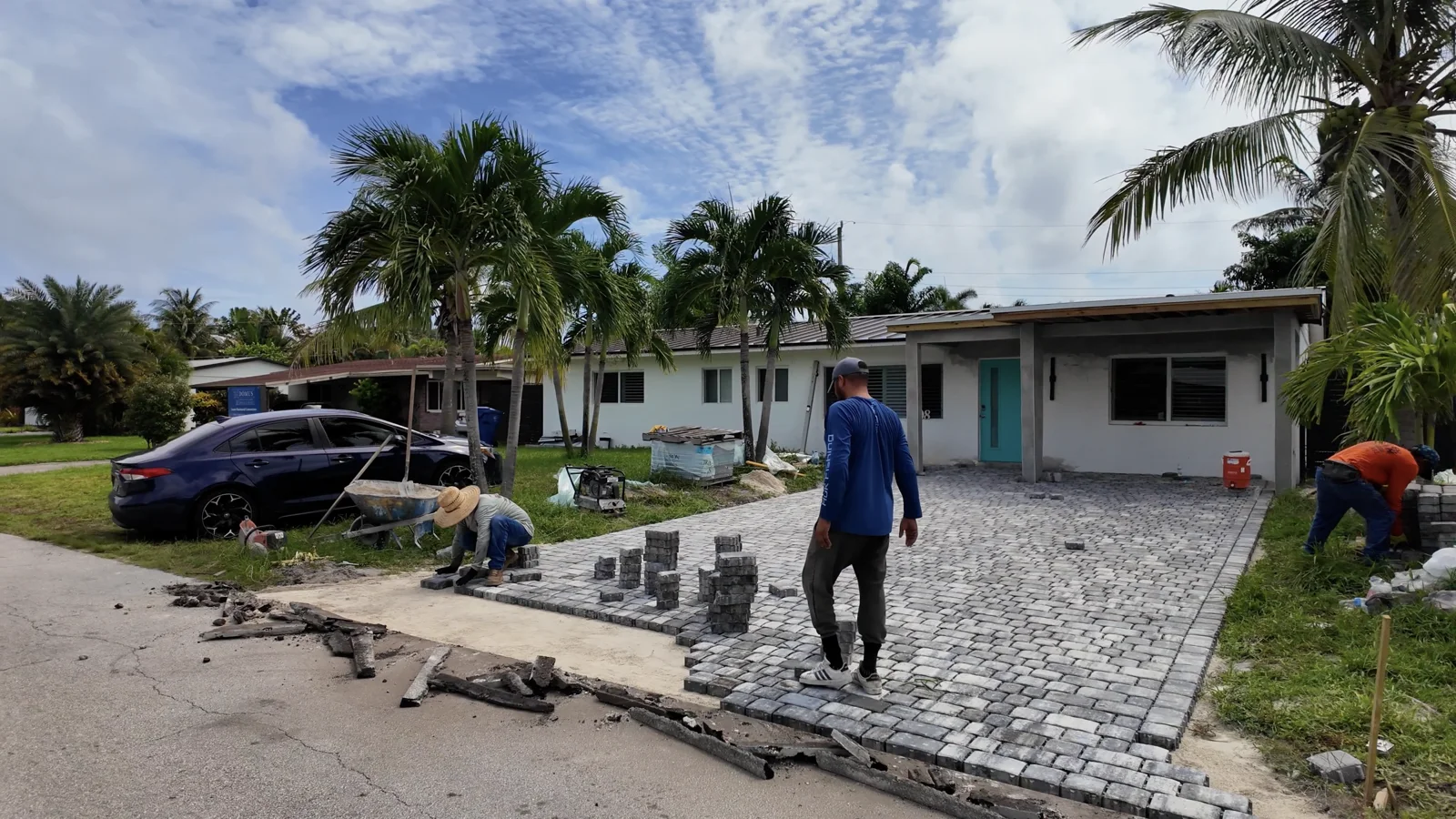Trabajos de remodelación en el exterior de una casa